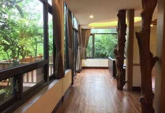 Nantou Xitou Riverside Homestay B&B has Balcony rooms