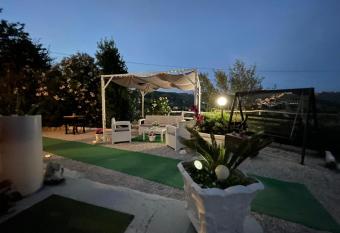 Villa Rosa has Balcony rooms