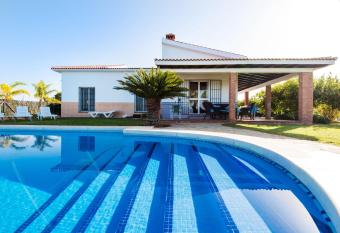 Villa La Gallega has Smoking rooms