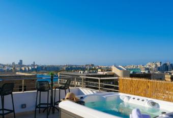 Tritoni Valletta Boutique Hotel has Balcony rooms