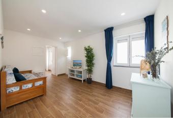 A37 - Casa Alferes in Downtown Lagos has Balcony rooms