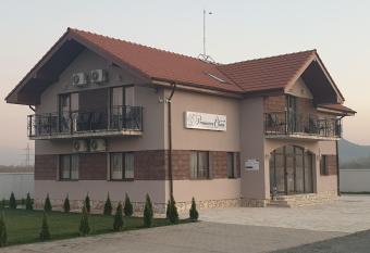 Pensiunea Oana           has Balcony rooms