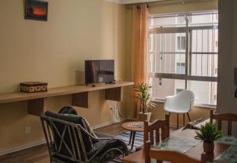 Lindo Ap - Praia das Pitangueiras - Guaruj   allows 18 year olds to book a room