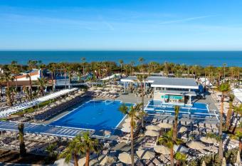 Hotel Riu Chiclana - All Inclusive allows 18 year olds to book a room