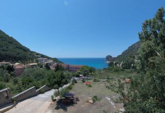 George s Studios has Balcony rooms