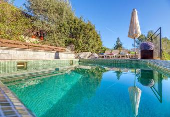 Miravall has Balcony rooms