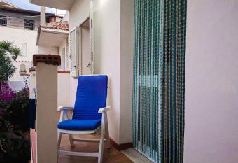 One bedroom appartement at Alcamo 200 m away from the beach with furnished balcony has Balcony rooms