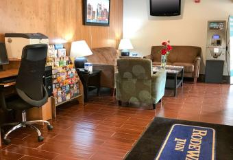 Super 8 by Wyndham Gloucester has Smoking rooms