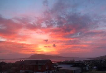 Light & spacious home allows 18 year olds to book a room