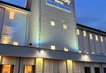 Surestay Hotel By Best Western Seatac Airport North allows 18 year olds to book a room