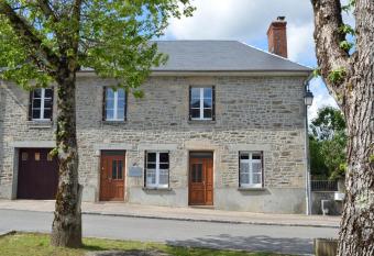 Champ De Foire allows 18 year olds to book a room