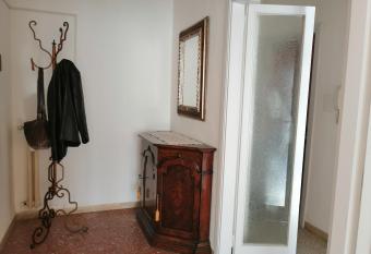 Appartamento Beatrice allows 18 year olds to book a room