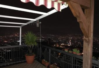 Or Son Sano has rooms with a private hot tub