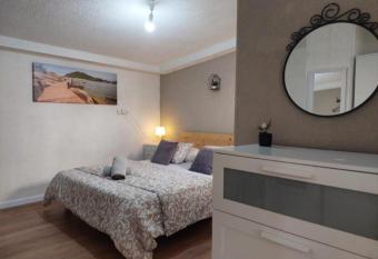 Amazing garden apartment in Haifa has Balcony rooms