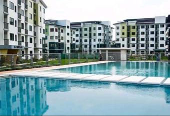 Ilia s Cozy Abode near Enchanted Kingdom & Nuvali has Balcony rooms