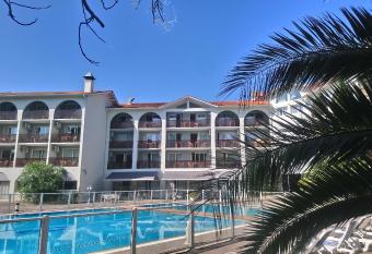 Hotel R  sidence Anglet Biarritz-Parme has Balcony rooms