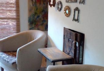 Bella Vista a las Sierras II allows 18 year olds to book a room