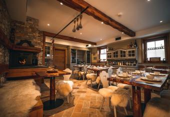 Hotel Zamorc has Balcony rooms