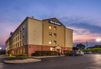 Best Western Grantville/Hershey has rooms with a private hot tub