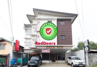 RedDoorz Plus @ Diola Villamonte Bacolod allows 18 year olds to book a room