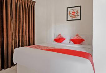 OYO 1376 Kina Family Residence Syariah allows 18 year olds to book a room