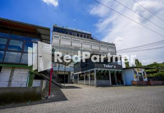 SM Guest House Malang allows 18 year olds to book a room