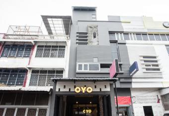 OYO 2147 Mono Guest House allows 18 year olds to book a room