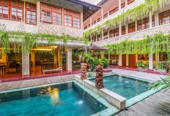 Catur Adi Putra allows 18 year olds to book a room