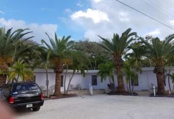 Siesta Motel allows 18 year olds to book a room