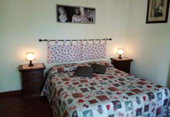 Alexander Bed and Breakfast has Balcony rooms