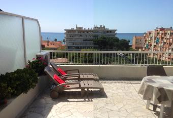 Le Castel du Cros allows 18 year olds to book a room