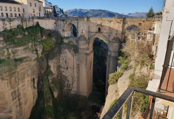 Apartamento Balcones del Tajo allows 18 year olds to book a room