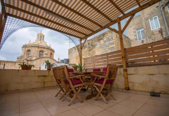 Valletta Grand Central has Balcony rooms