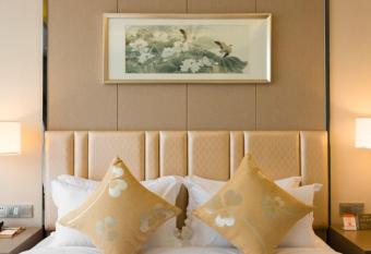 GreenTree Eastern Wuxi Xinwu District Airport Road Hotel allows 18 year olds to book a room