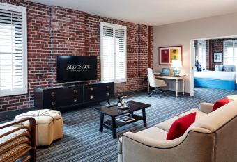 Argonaut Hotel has rooms with a private hot tub