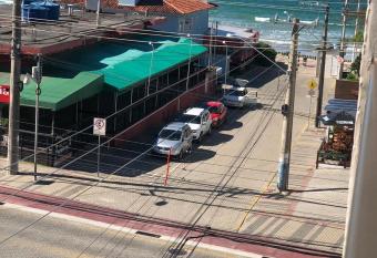 APARTAMENTO BOMBAS avenida principal allows 18 year olds to book a room