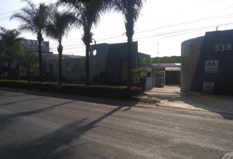 Motel los Altos allows 18 year olds to book a room