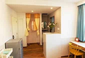 GreenTree Shanghai Zhongshan North Road Apartment Hotel allows 18 year olds to book a room