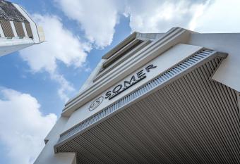 Somer Chew Hotel has Balcony rooms