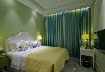 GreenTree Eastern Shenzhen Luohu East Gate Hotel allows 18 year olds to book a room