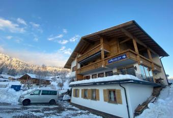 REIT IM WINKL - ValleyViewInn has Balcony rooms