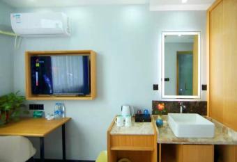 GreenTree Inn Wuxi Jiangyin Changjing Town Selected Hotel allows 18 year olds to book a room