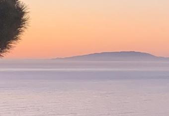 Beautiful place with ocean view has Balcony rooms