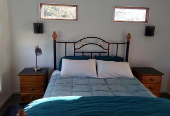 Corner Cottage Self Contained Suite - Geneva in Kyogle allows 18 year olds to book a room