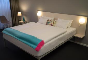 BIG MAMA Berlin allows 18 year olds to book a room