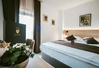 Pansion Bernarda Nova has Balcony rooms