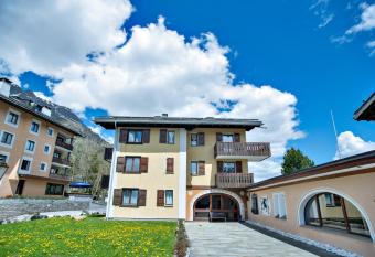 Silva Appartments and Rooms has Balcony rooms