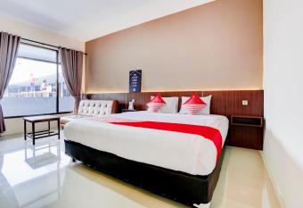 Rahayu Hotel Cirebon has Smoking/Balcony rooms