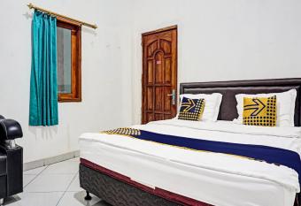 OYO 2226 Nurmega Jaya allows 18 year olds to book a room