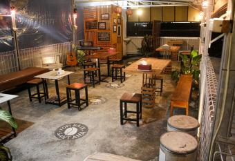 Capital O 2258 Santana Syariah Guest House allows 18 year olds to book a room